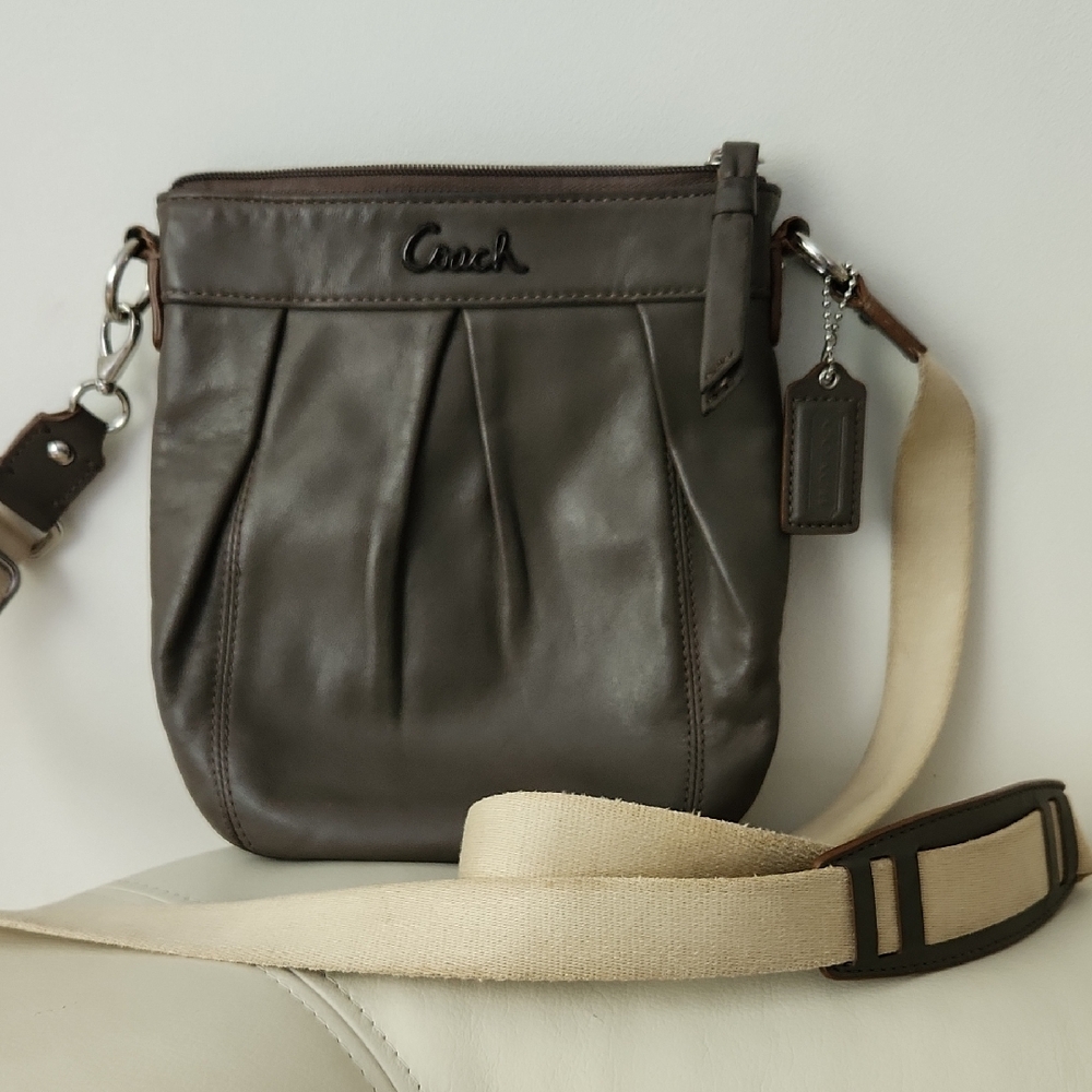COACH Vintage Ashley Crossbody bag in putty
